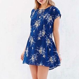 BAND OF GYPSIES Blue Floral Mini Dress